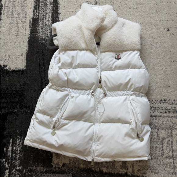 Mon. Cozy winter vest ☃️ - Picture 2 of 8